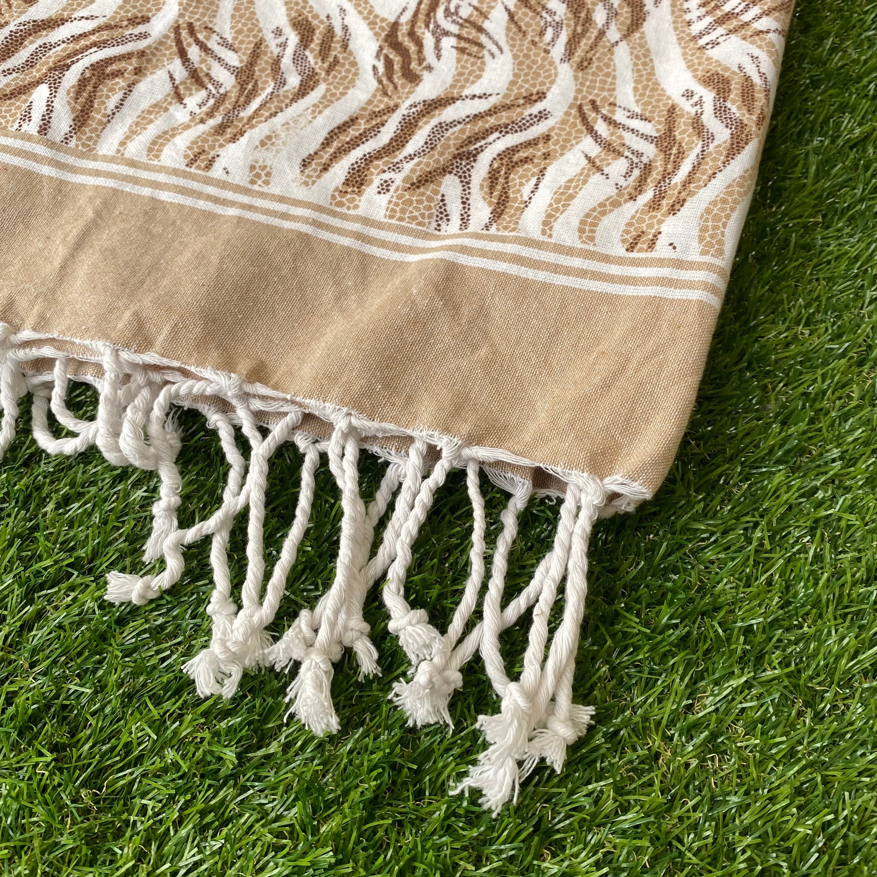 Telo Mare in Fouta 100% cotone con Balze colorate e Frange — Cuori