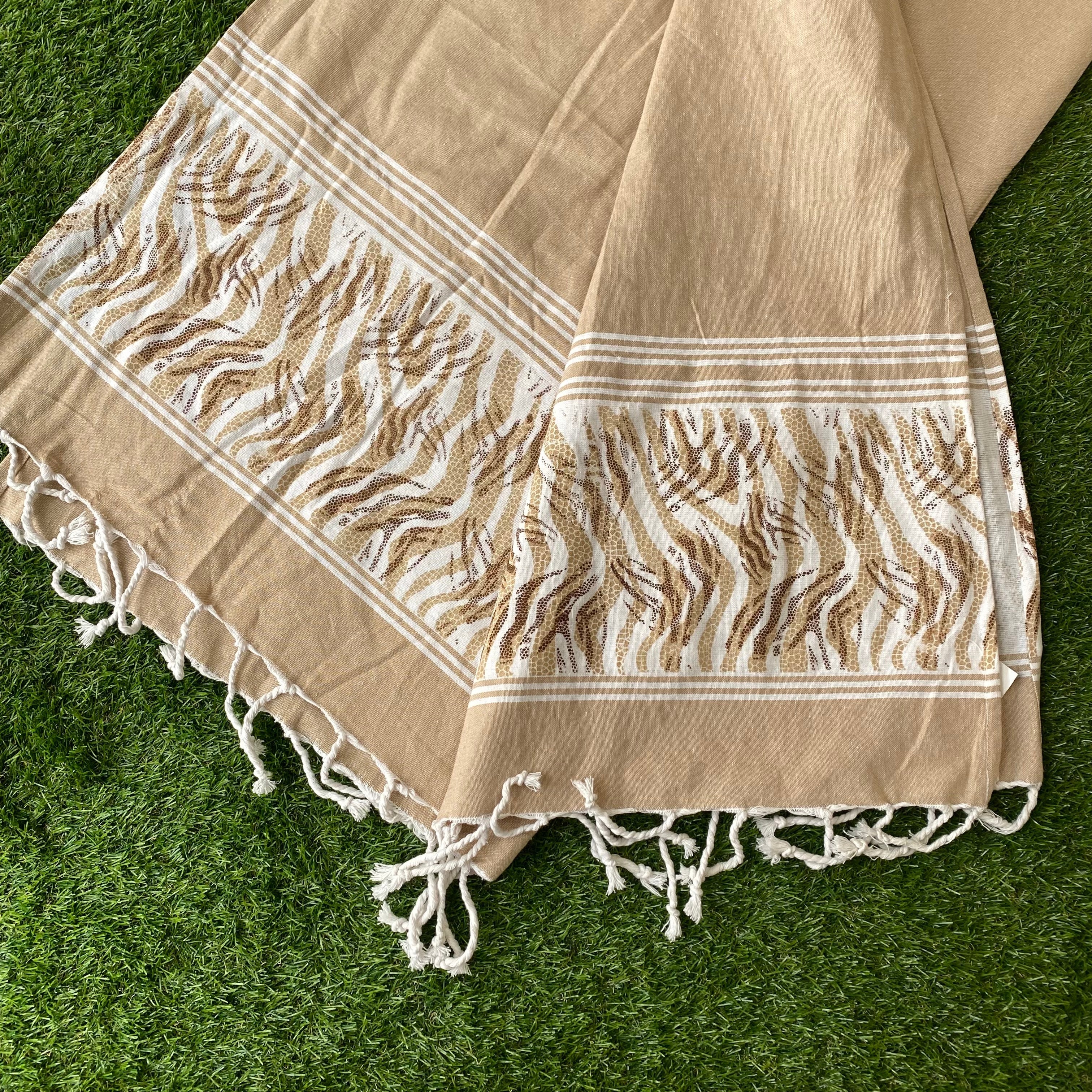 Telo Mare in Fouta 100% cotone con Balze colorate e Frange — Cuori