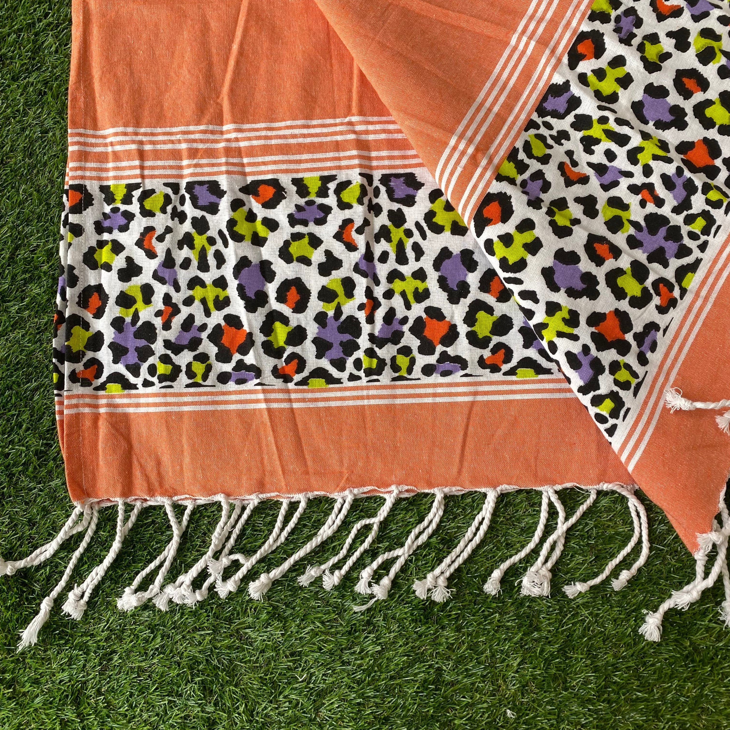 Telo Mare in Fouta 100% cotone con Balze colorate e Frange — Leopardato