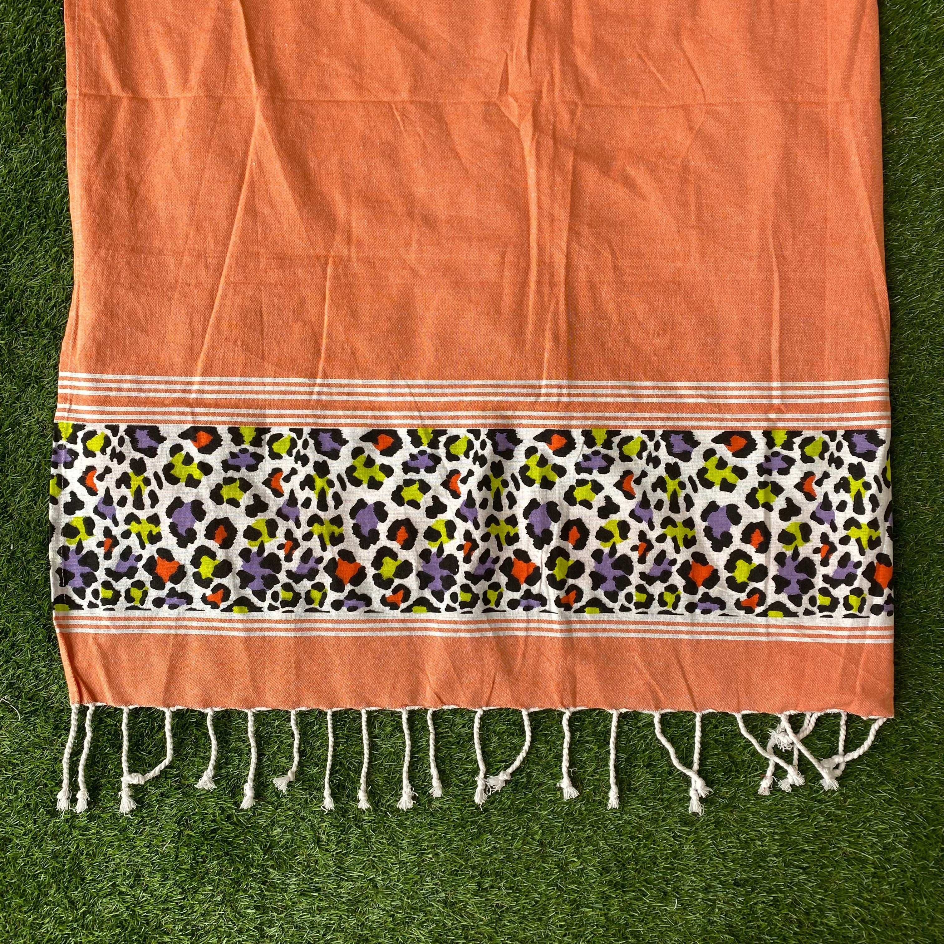 Telo Mare in Fouta 100% cotone con Balze colorate e Frange — Leopardato