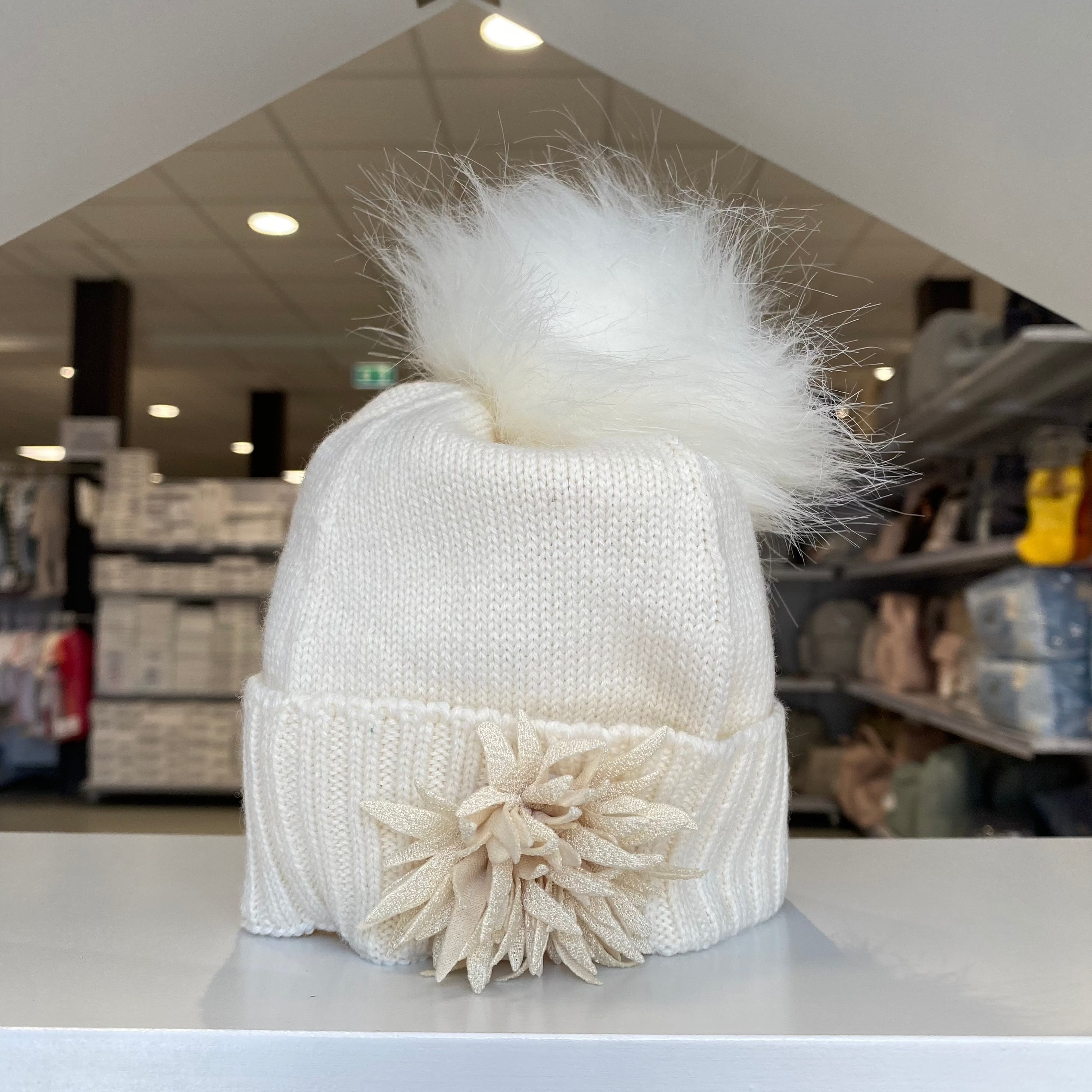 Cappellino neonato in maglia con fiore e Pompon - Panna