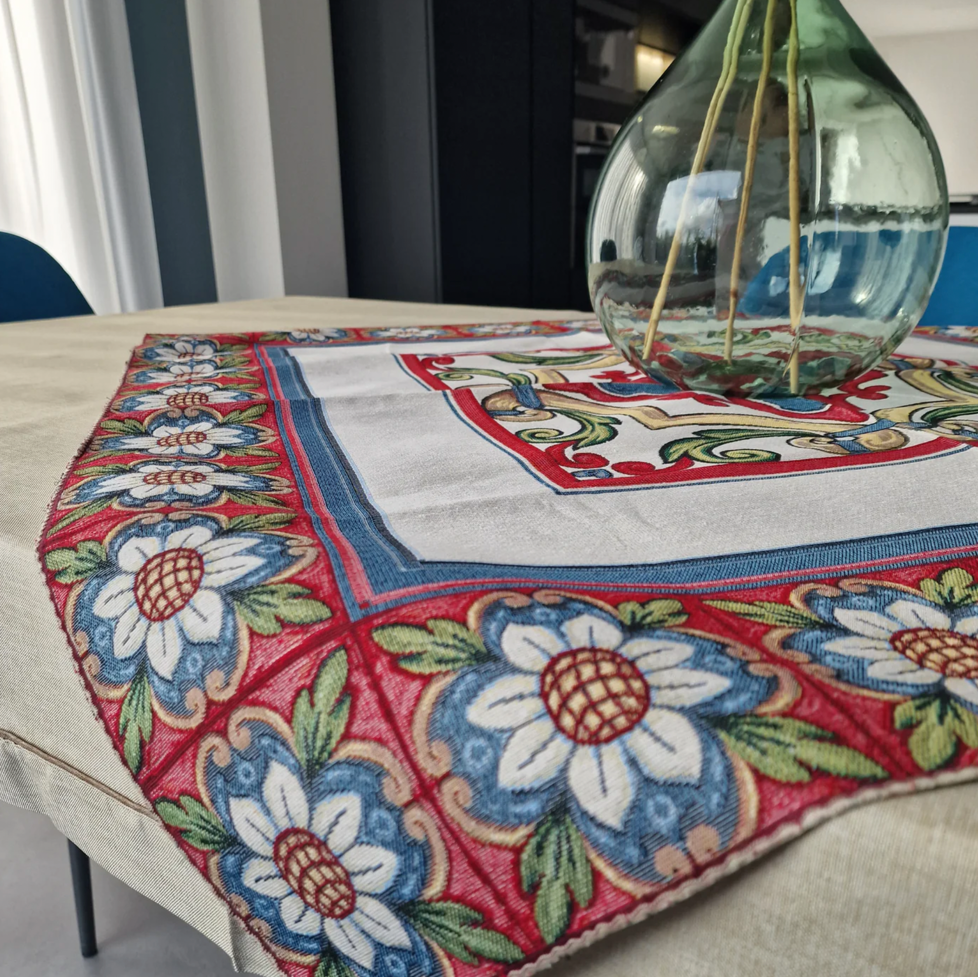 Centrotavola in Gobelin Jacquard — dis. Maiolica Rossa e blu
